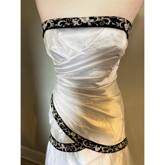 Jovani Strapless Ballgown - Picture 2 of 6